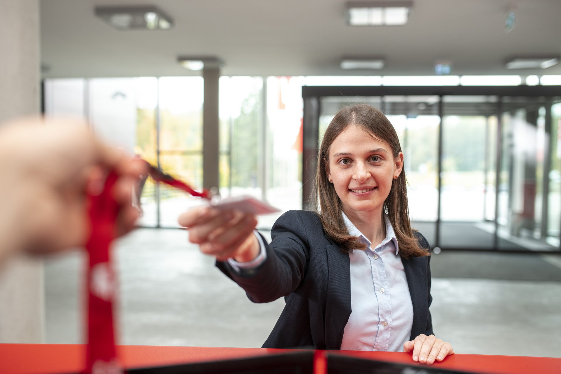 ICS Tech Girls Ausweis Mitarbeiterin mit Ausweis