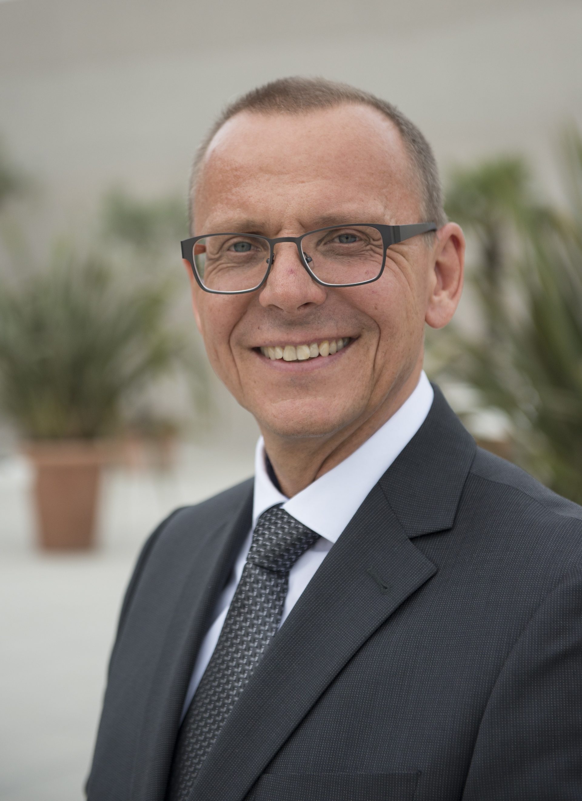 Josef Wörner Portrait of the managing director Josef Wörner in a suit