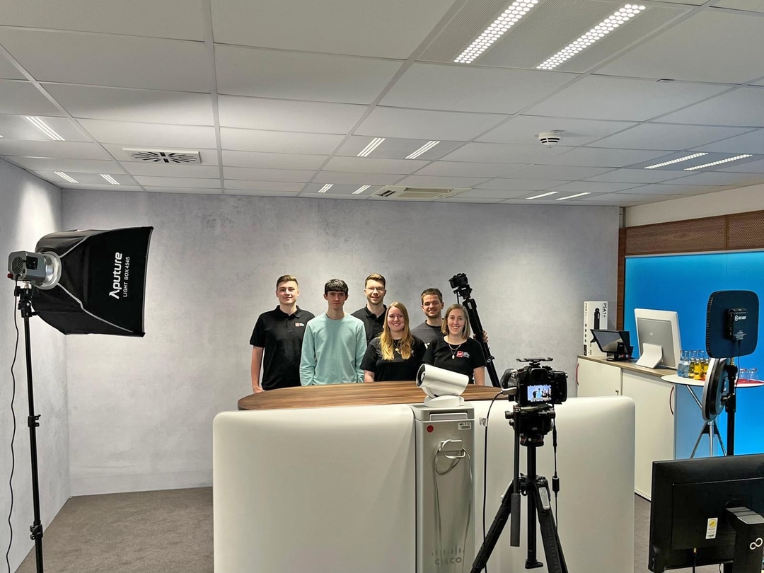 Live broadcast from the Würth Elektronik studio: A well-established team ensures smooth running