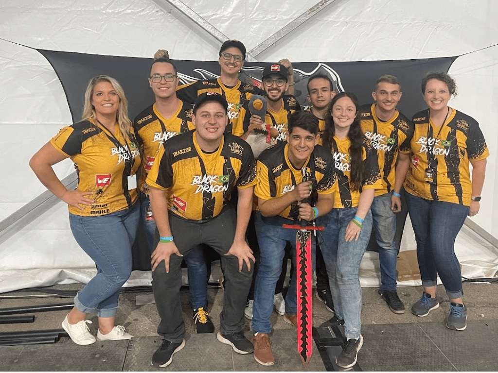 Uairrior Team in their yellow jerseys with Wurth Electronics Employees Missy and Amelia
