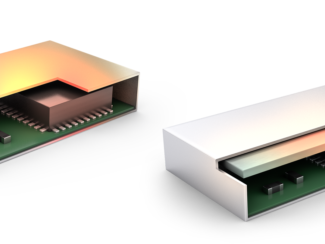 Zwei rechteckige Leiterplatten mit einem Kasten drumherum