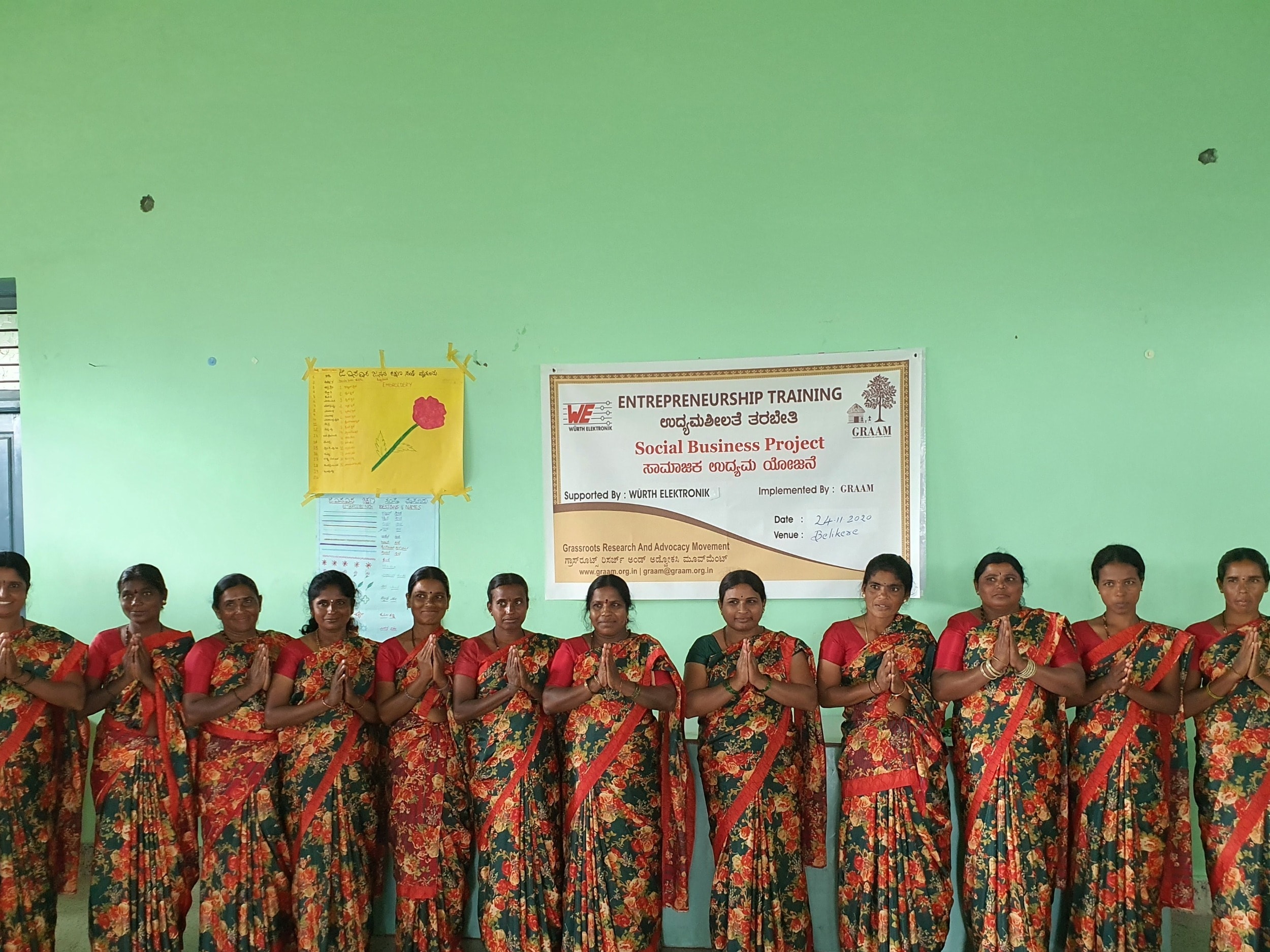 Gruppenbild der Frauen die sich um das Hirseprojekt in Indien kümmern