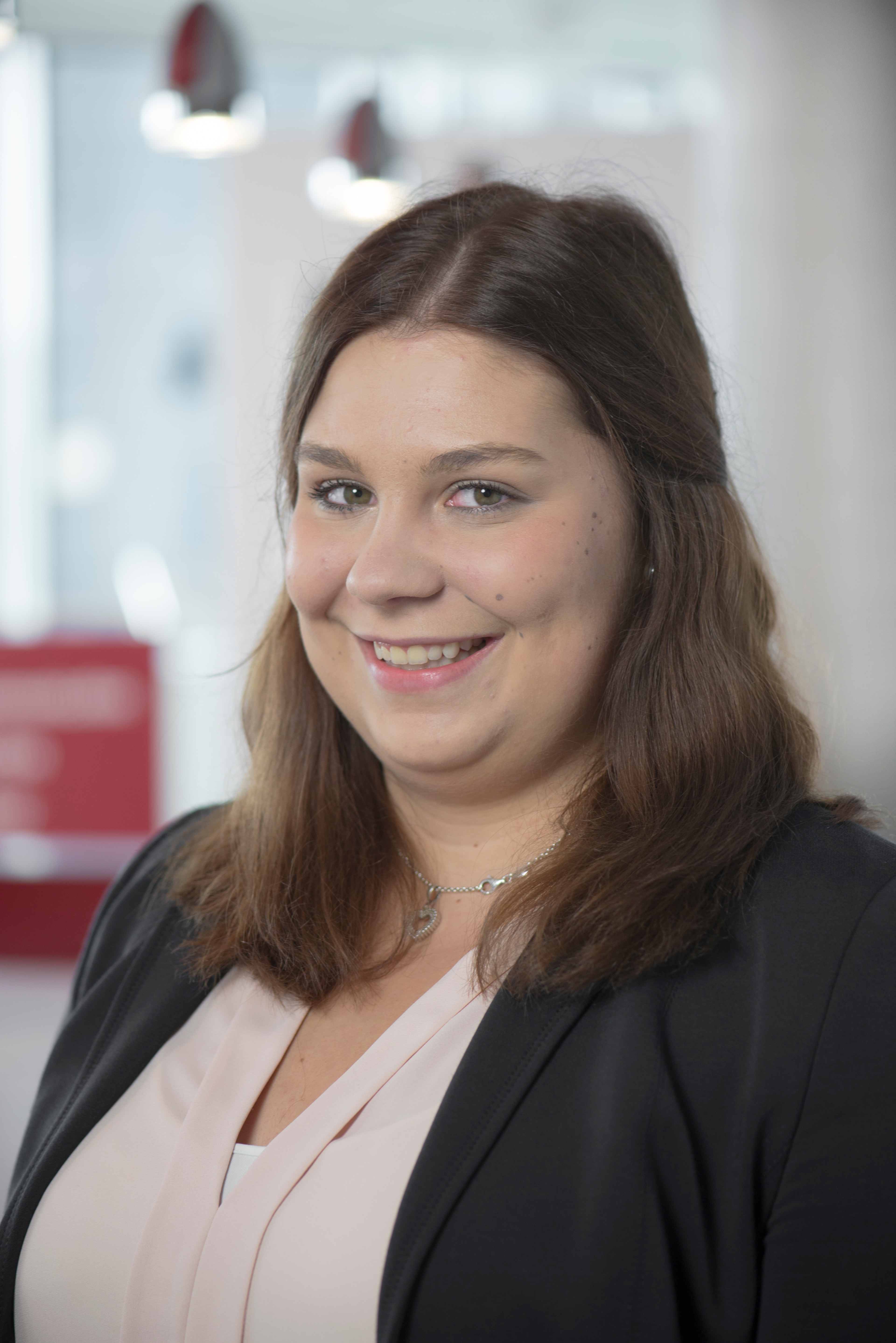 Sarah Moschüz  - EMC & SiPi Product Manager