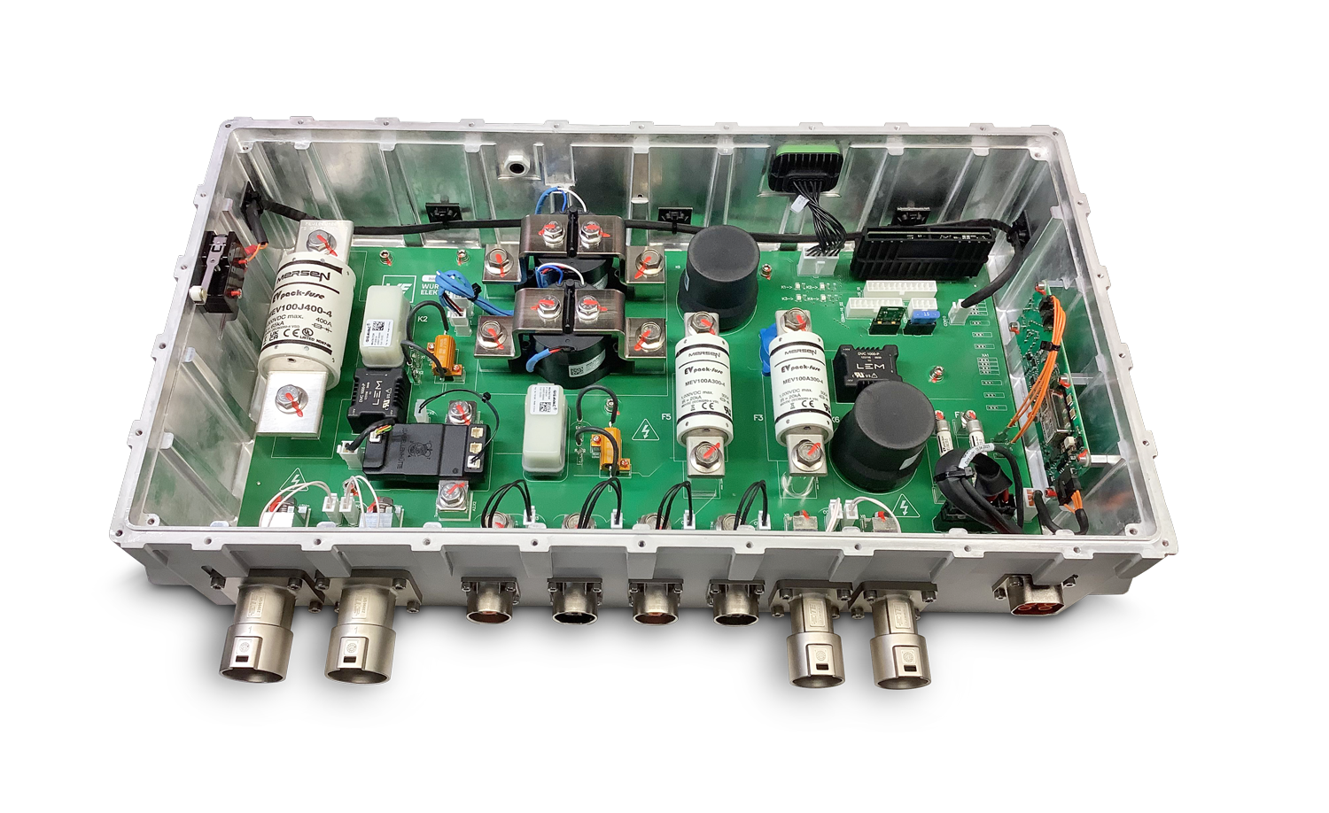 HV PDU Module Geöffneter Hochvolt-Stromverteiler von oben mit CDM-A16-Controller, Strom- und Spannungssensoren, Isolationsüberwachungsgerät und anderen Komponenten