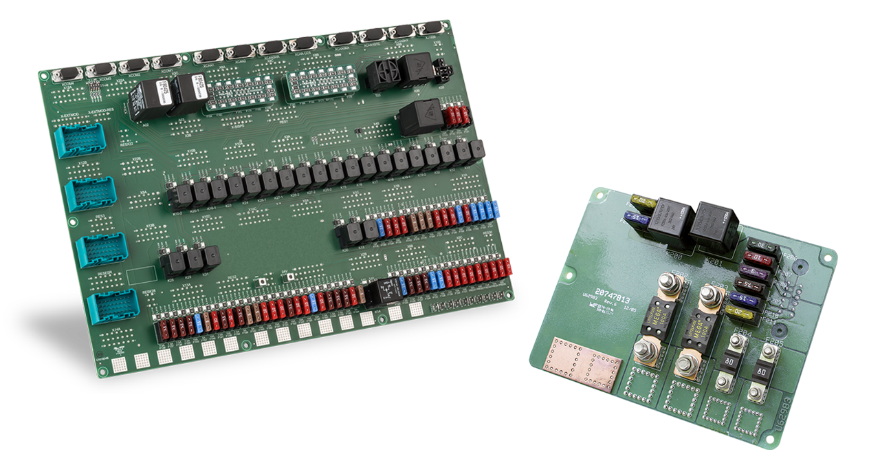Zentralelektrik und Powerboard als Collage Zentralelektrik und Powerboard als Collage